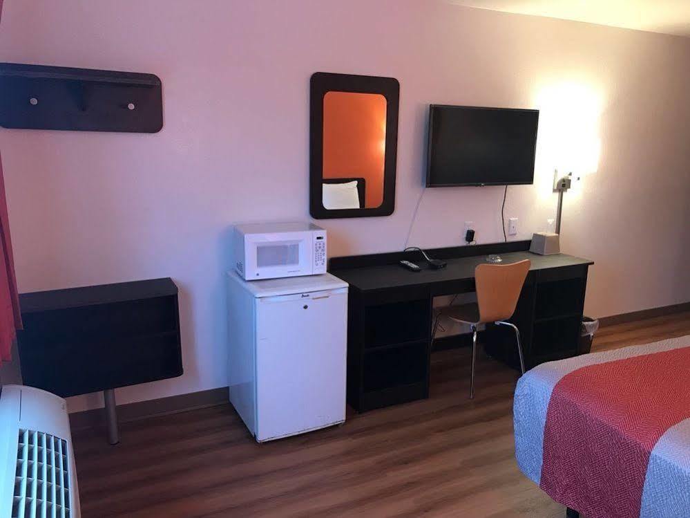 Motel 6-Barkeyville, PA Eksteriør bilde