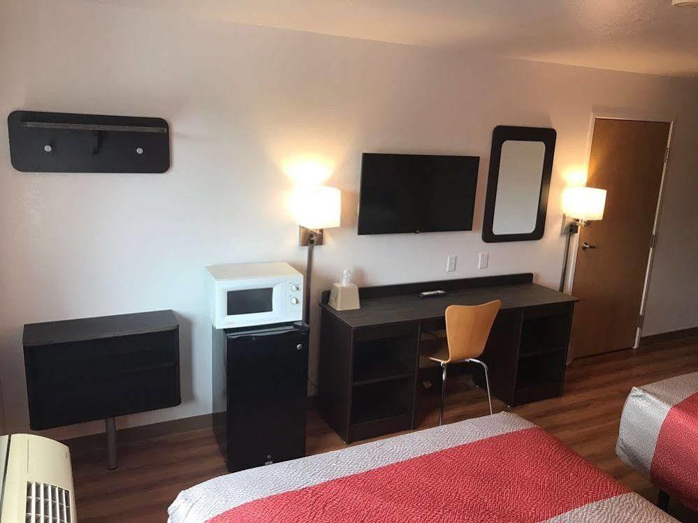 Motel 6-Barkeyville, PA Eksteriør bilde